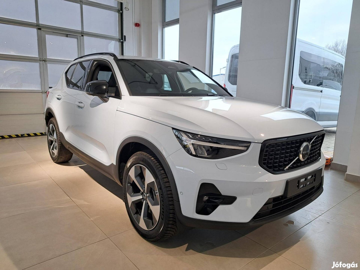 Volvo XC40 2.0 [B3] Mhev Essential DCT Egyedi B...